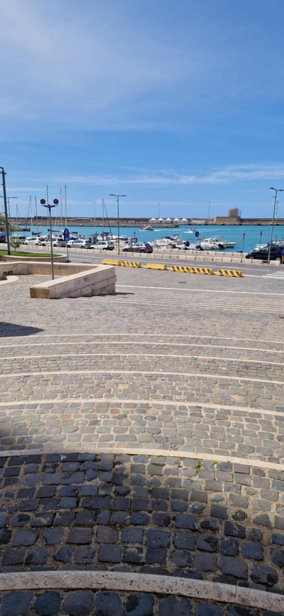 Md House Bed & Breakfast Civitavecchia Bagian luar foto